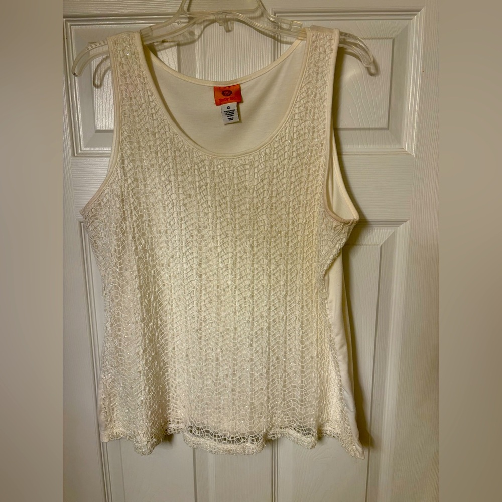 Like new excellent condition. Off white sparkling tank top.  Ruby Rd, size XL.